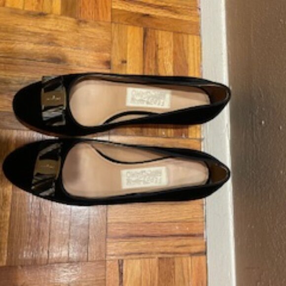Salvatore Ferragamo Vara Bow Pumps Luxurious Black Velvet Upper 8.5B - Picture 11 of 12
